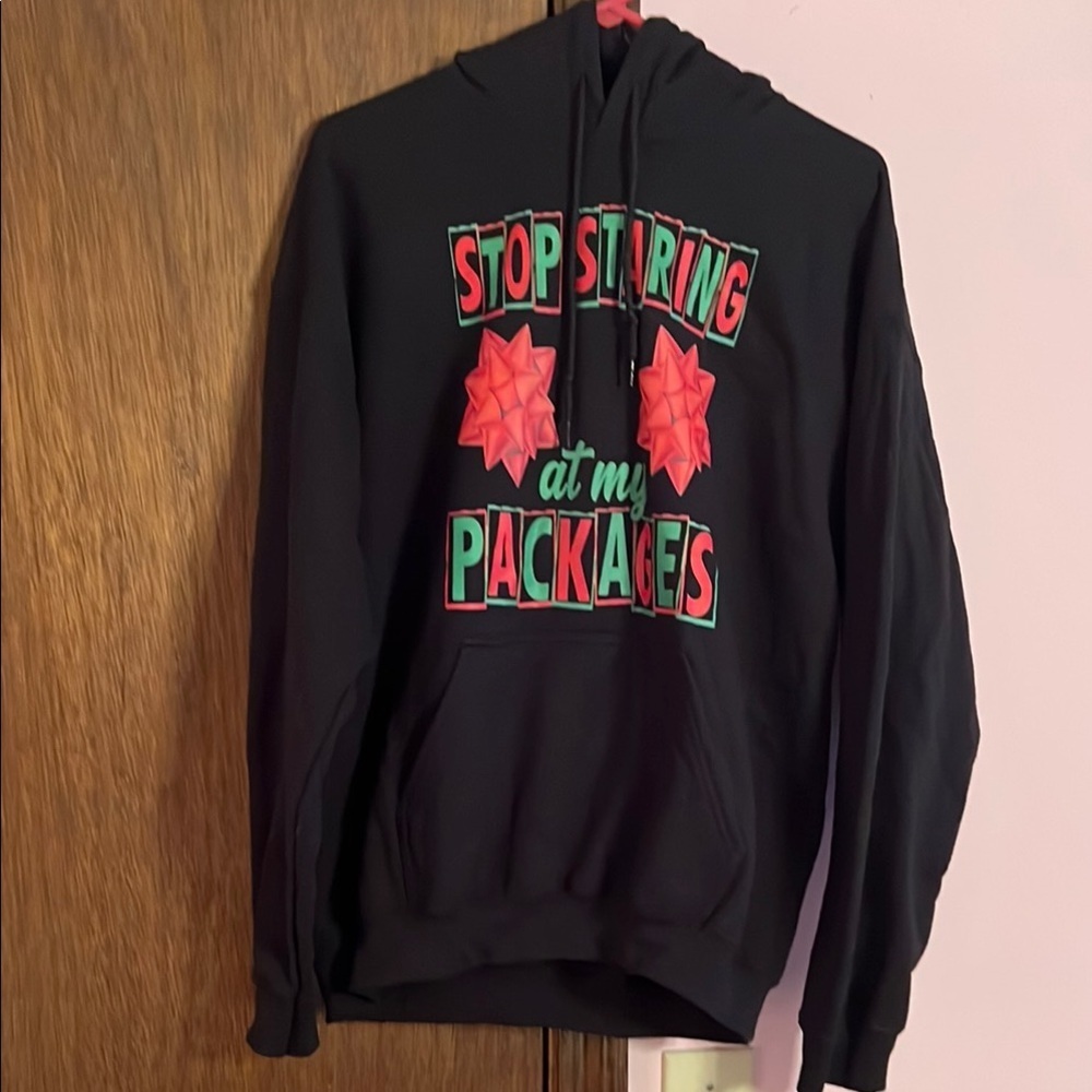Gildan Festive Black and Red Sweater​
